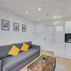 Relax In A Modern By The Centre & Bute Park Appartement